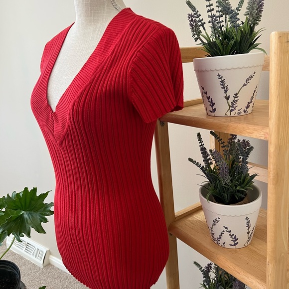 Bright Red/Orange V-Neck Sweater - Picture 5 of 6